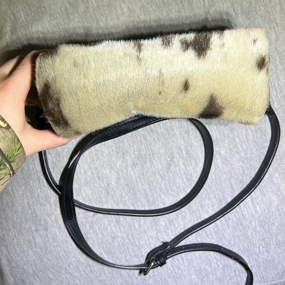 Seal skin and Red flower cross body purse - Picture 3 of 6